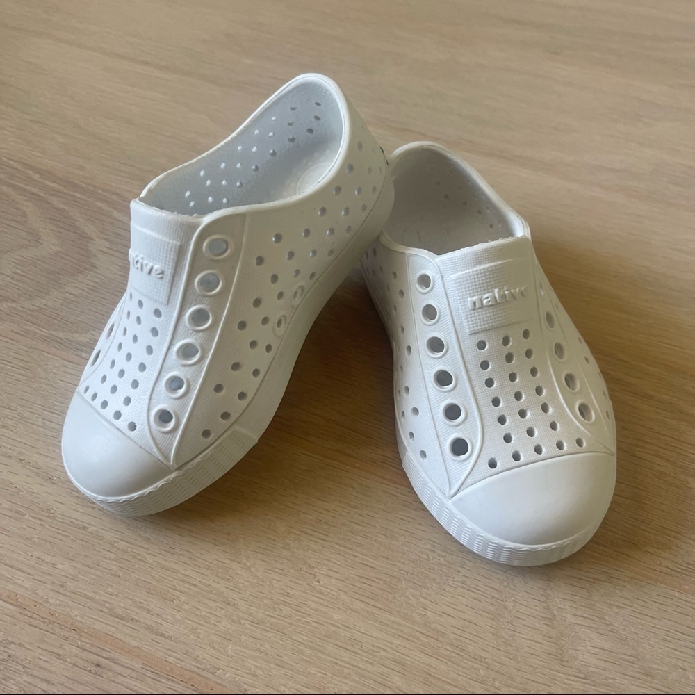 Native Jefferson Little Kids, White Size 5/C5 — Never Worn!